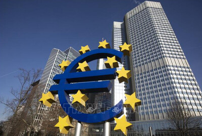 ECB cắt giảm lãi suất